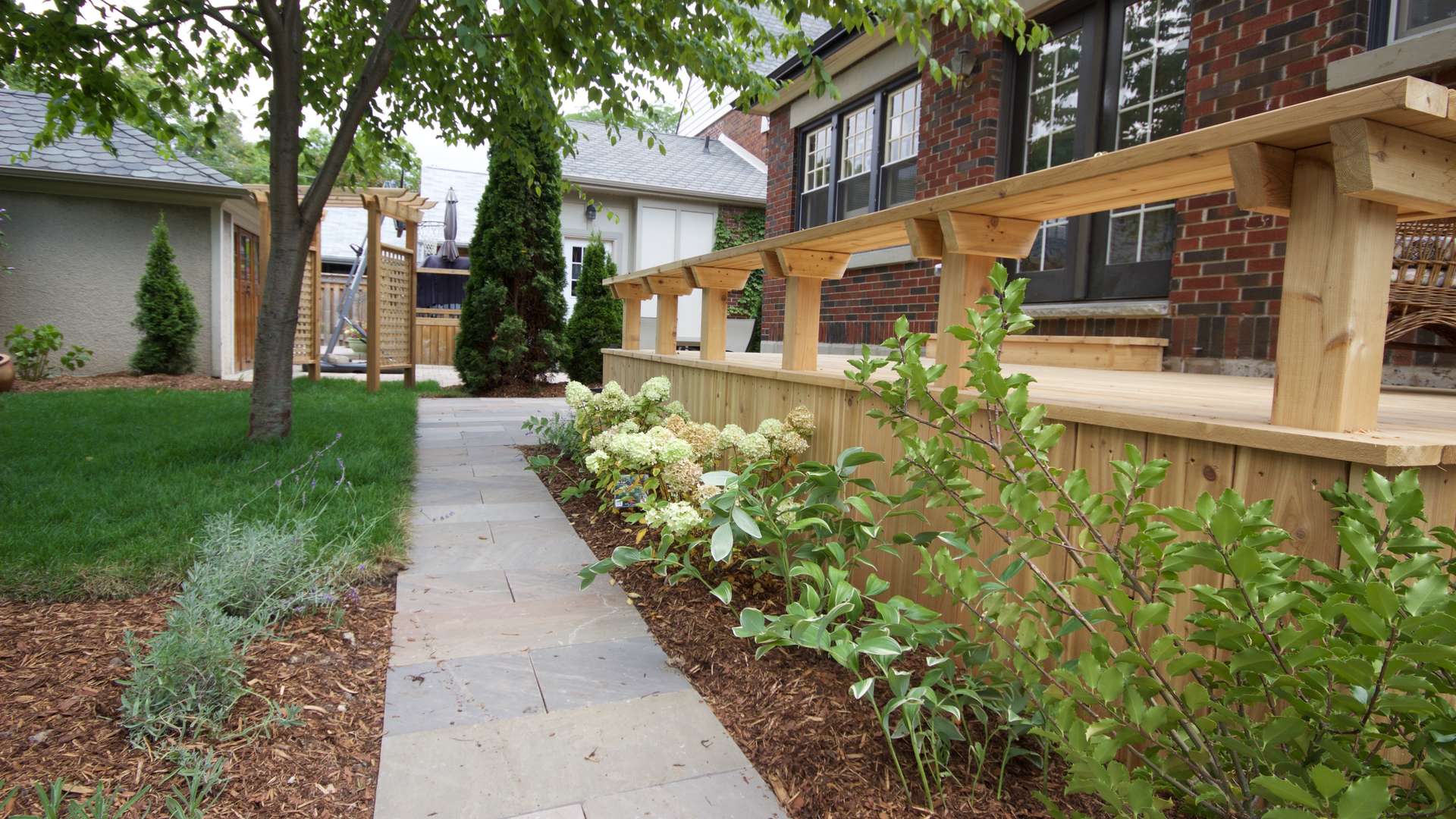 Modern landscaping / hardscaping project in London Ontario.